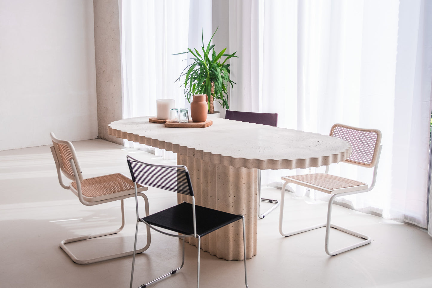 Stílí dining table | Anthercite